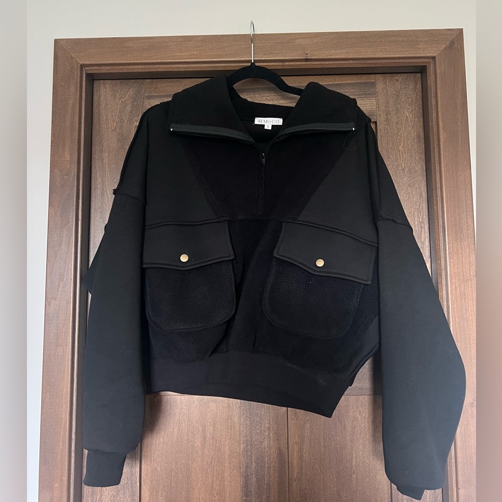 Aemi & Co half zip fleece NWOT